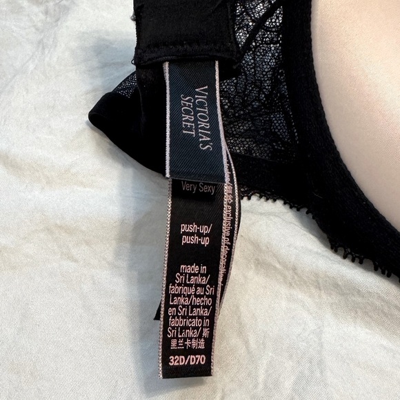 Victoria's Secret Black Lace “Very Sexy” Push Up Bra - Picture 5 of 5